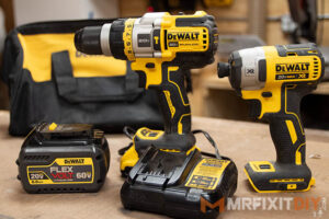 dewalt-20v-max-Brushless-Hammer-Drill-Driver-Combo-Kit-with-FLEXVOLT-ADVANTAGE
