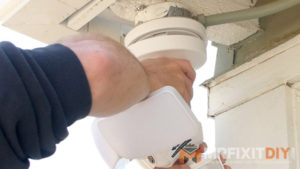 mounting kuna maximus floodlight camera motion light